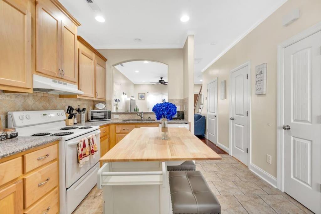 فيلا Cozy 2B Townhouse King Bed Free Parking Tv In Brs كونكورد المظهر الخارجي الصورة