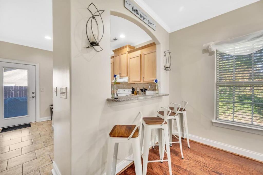 فيلا Cozy 2B Townhouse King Bed Free Parking Tv In Brs كونكورد المظهر الخارجي الصورة